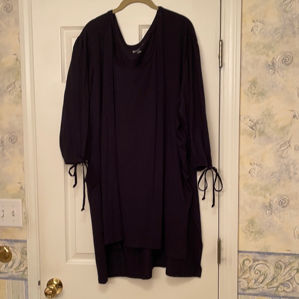 Black 3/4 sleeve tunic